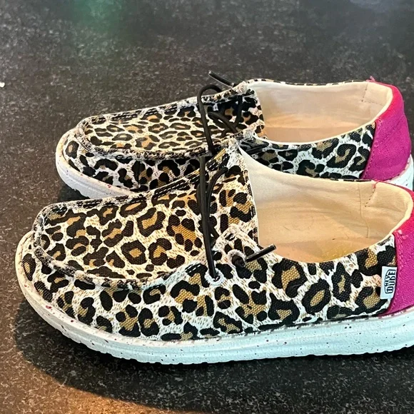 Kids Leopard Print Shoes - Picture 2 of 3